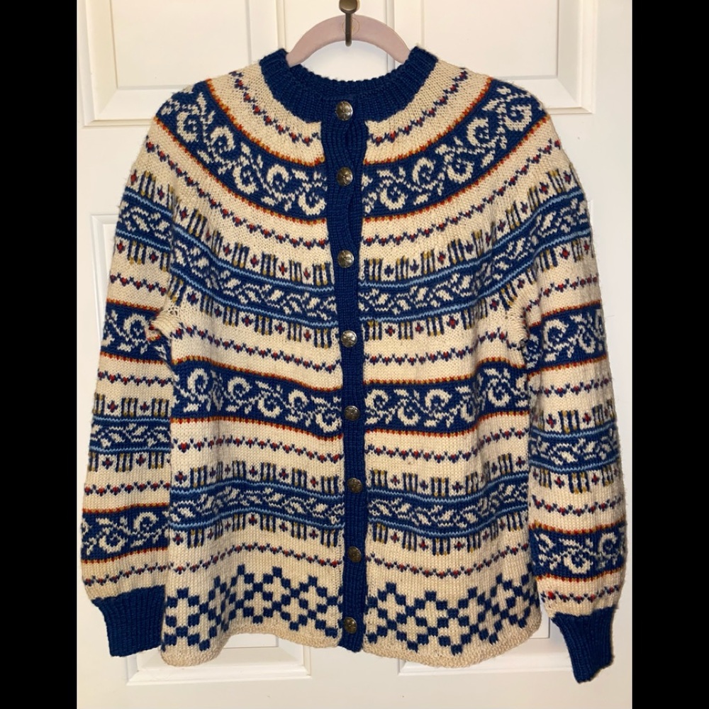Norway Design Handknitted Shrinkresistant Sweater